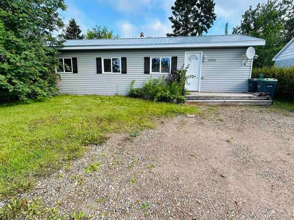 1016 16th Ave, Cold Lake, AB T9M 1L6