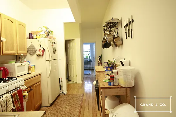 Rented by Grand & Co. | media 10