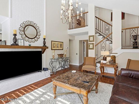 5th image of 105 Longbranch Dr