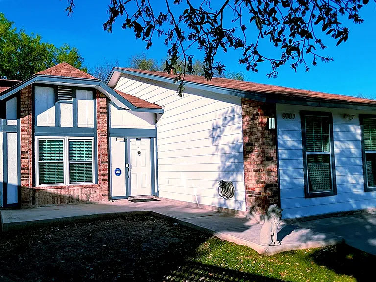 Cypressdale Dr — Photo 3