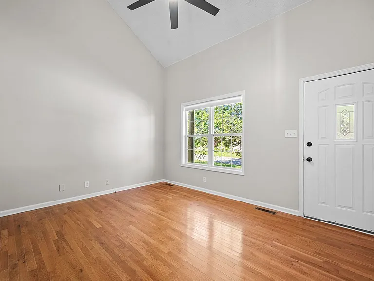 3726 Heather Dr — Photo 6