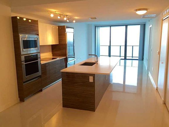 5th image of 460 NE 28th St APT 3406