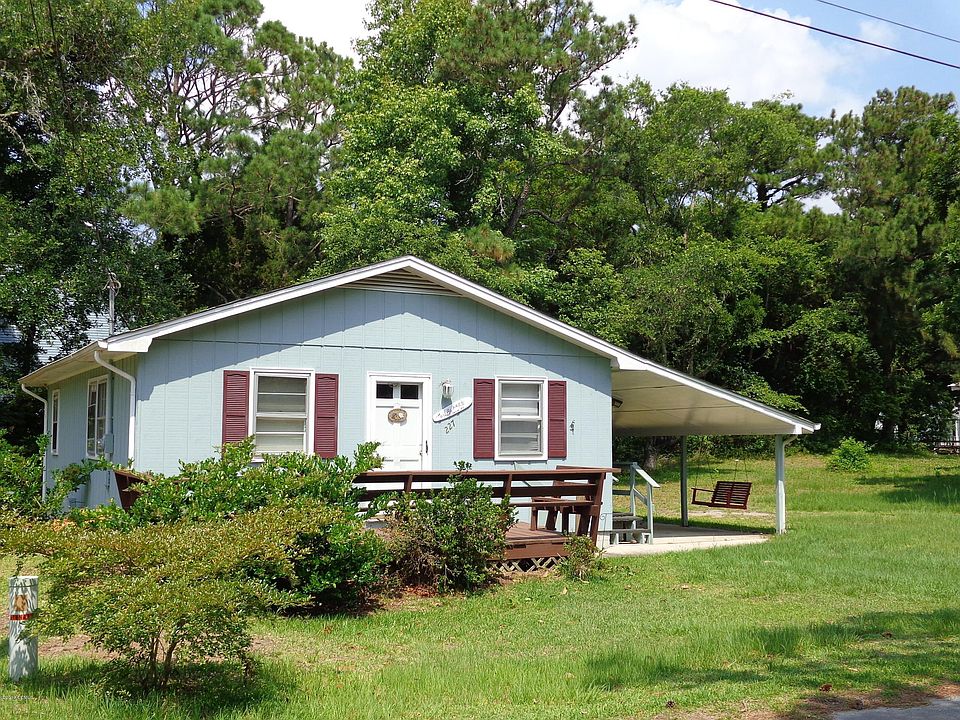 1st image of 227 Pelican Dr