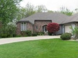 3009 Newport Dr, Springfield, IL 62702