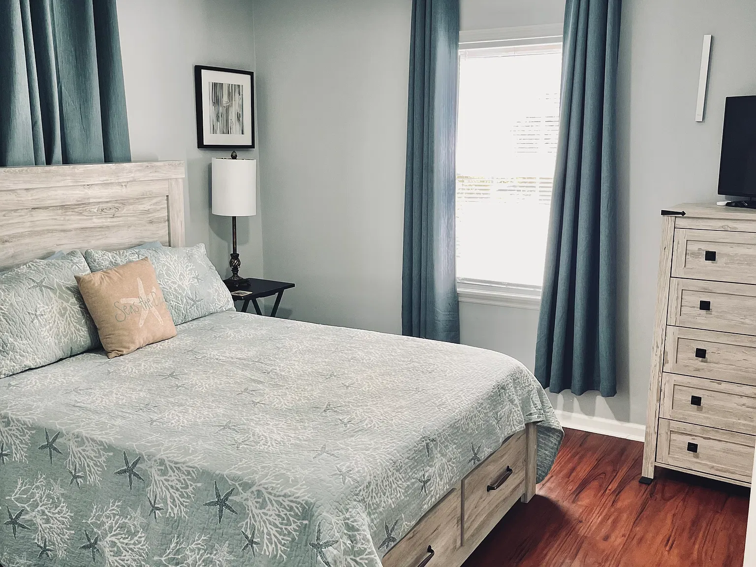 3 bed, 1200 sqft, $2,300 — Photo 4