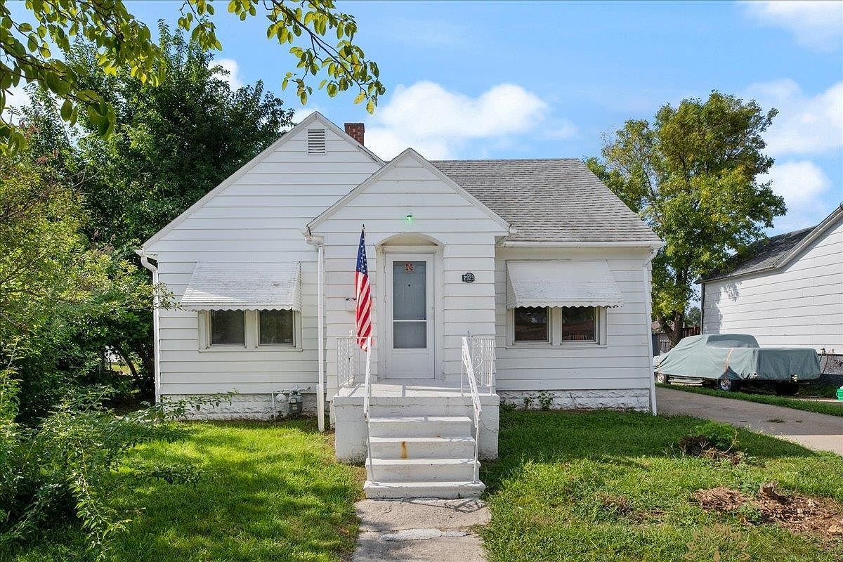 2925 5th Ave, Council Bluffs, IA 51501 Zillow