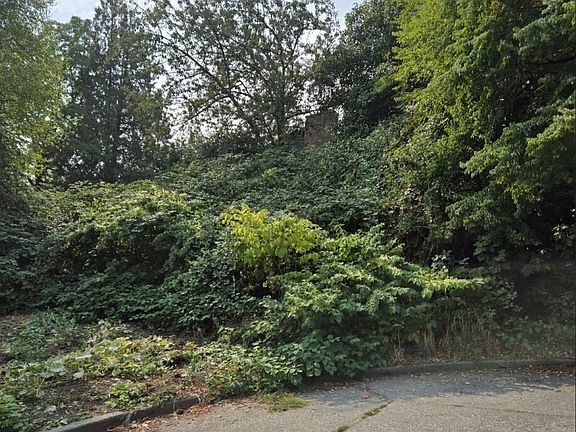 2nd image of 4819 S Myrtle Street