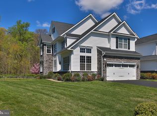 17 Brown Ln, Newtown, PA