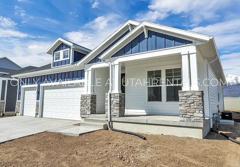 4922 W Northwood Ln — Photo 1