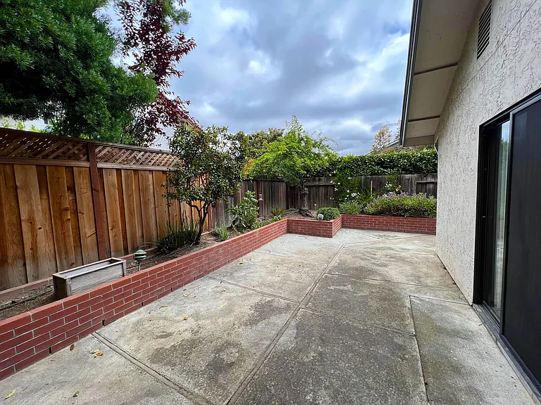 2477 Wooding Ct — Photo 18