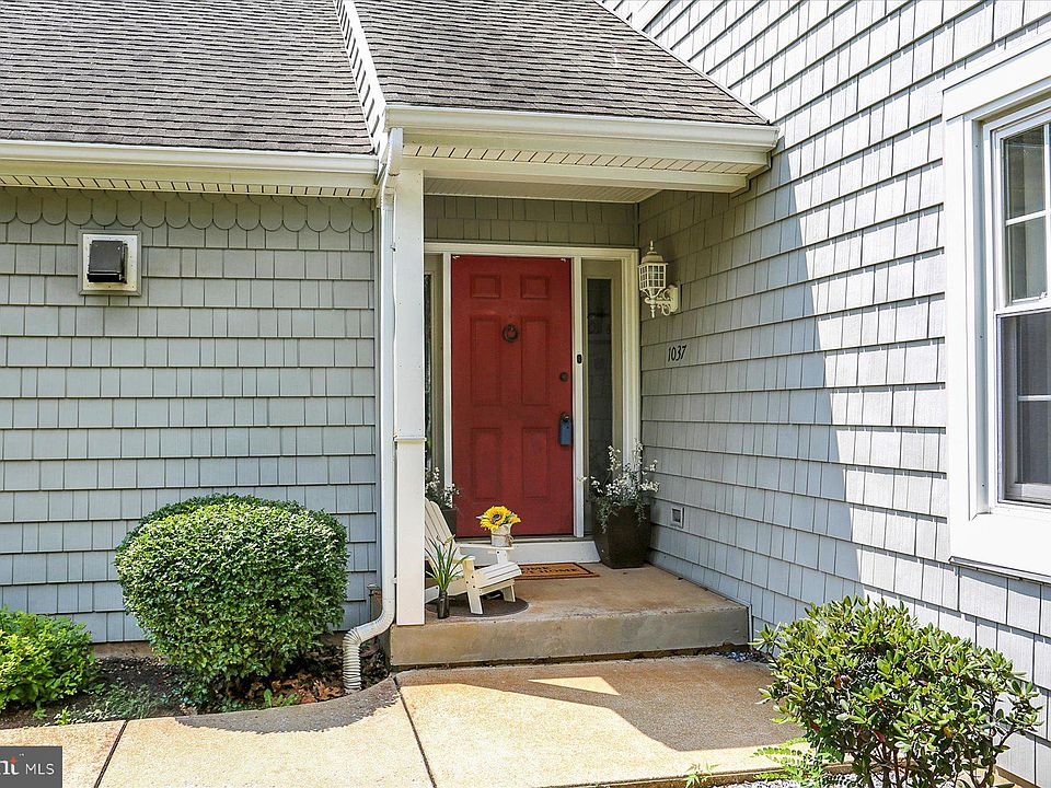 1037 Hillview Ln, Hershey, PA 17033 | Zillow