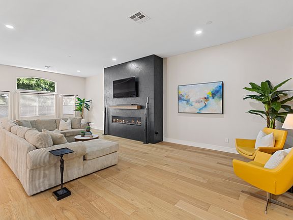 5th image of 8097 Black Orchid Ave