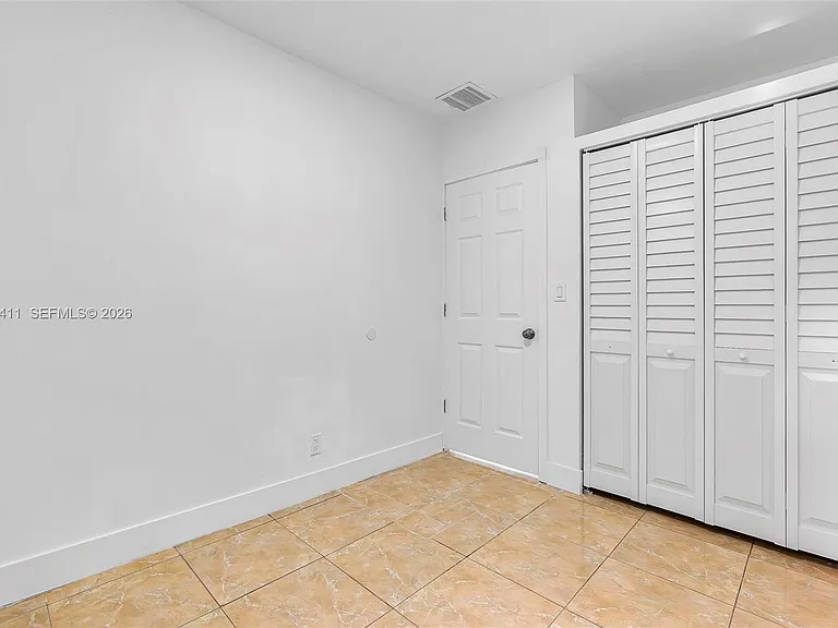 6101 SW 24th St — Photo 15