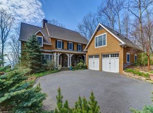 108 Flame Azalea Dr, Swannanoa, NC 28778