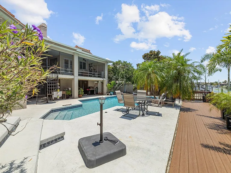 3534 Seaway Dr — Photo 52