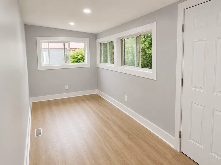 422 Fairground Hts — Photo 10