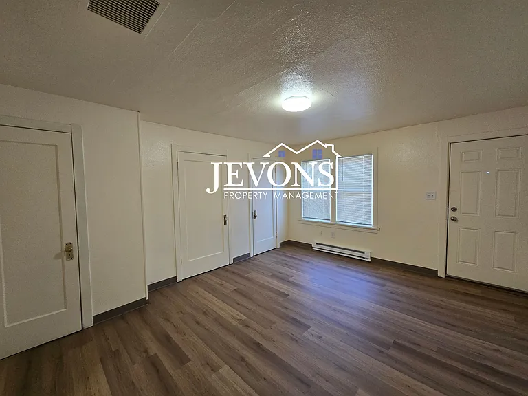 301 S 2nd St #12 — Photo 4