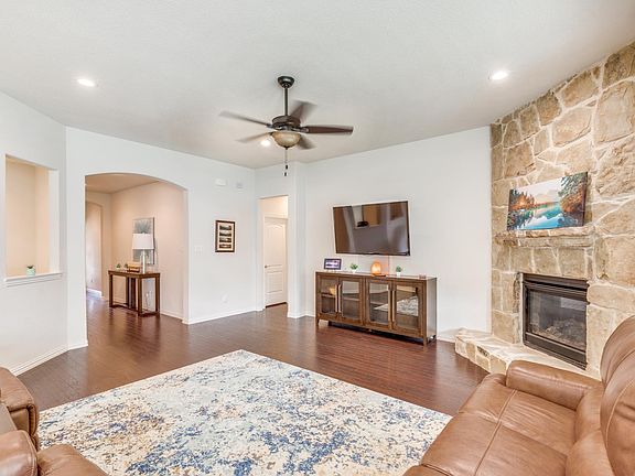 4th image of 8024 Horseman Rd