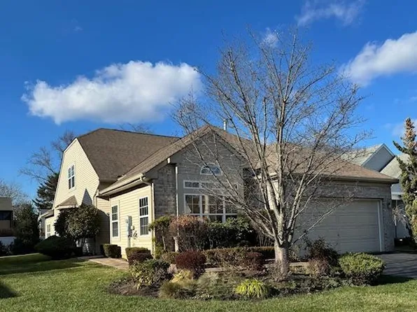 197 Valencia Dr, Monroe Township, NJ 08831