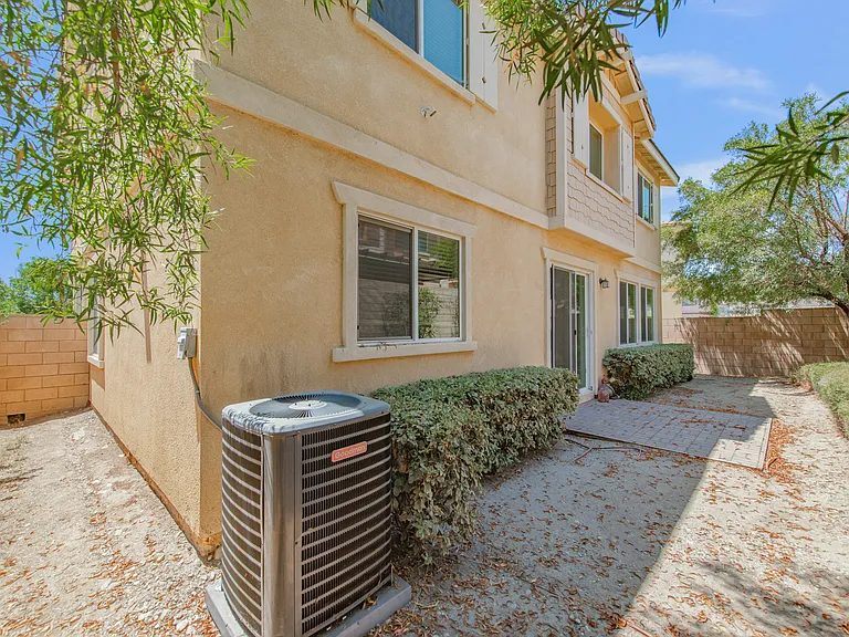 6954 Stanza Ct — Photo 33