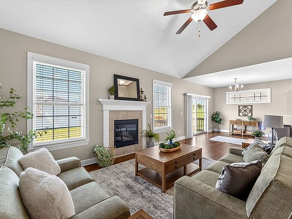 4th image of 92 Cobblestone Ln
