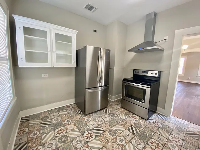 1047 E Highland Blvd — Photo 6