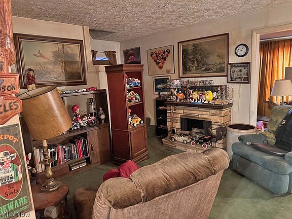 5th image of 264 5th St NE