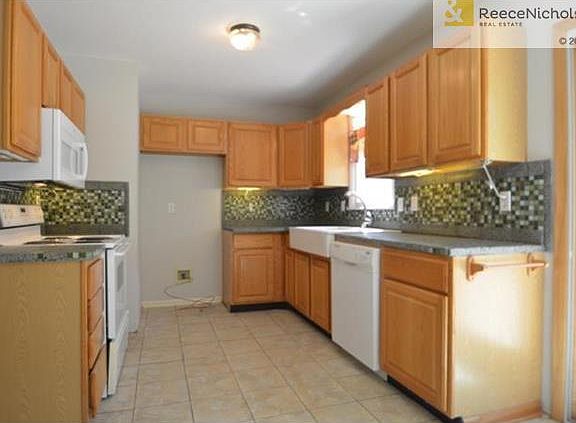 Kitchen also features electric range, dishwasher and microwave!