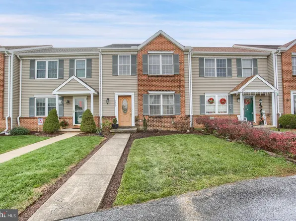 2449 Franklin Dr, East Petersburg, PA 17520