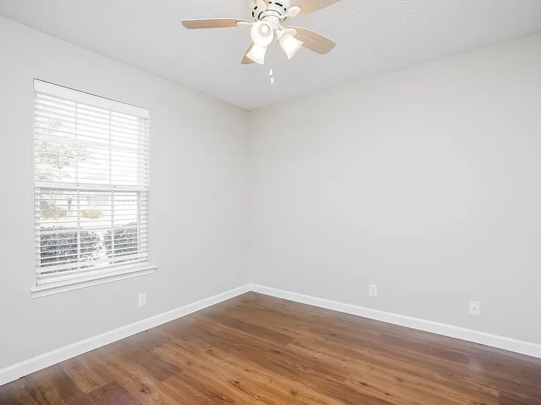 3327 Velvet Ct — Photo 12