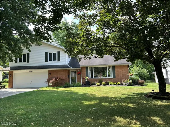 2034 Aldersgate Dr, Lyndhurst, OH 44124
