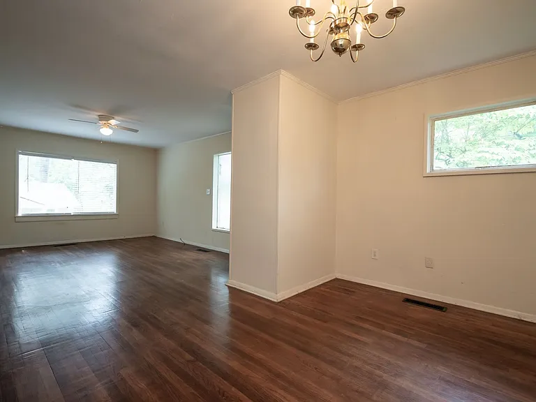 175 Habersham Way — Photo 9