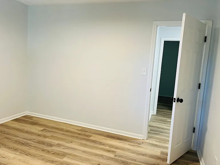 2141 Thompson Ave SE — Photo 14