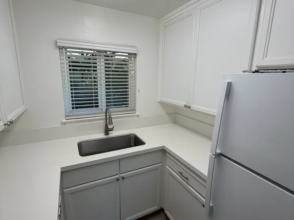 1699 Ontario Dr #1, Sunnyvale, CA 94087