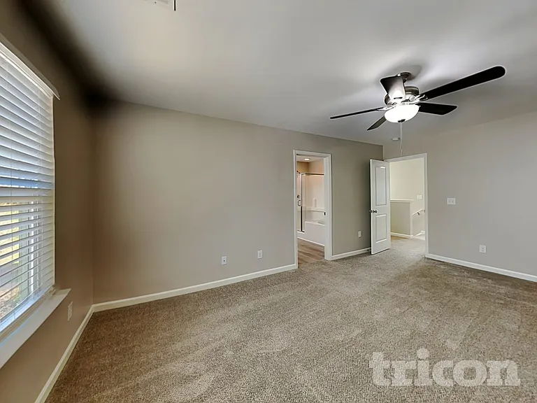 409 Eastfair Dr — Photo 7