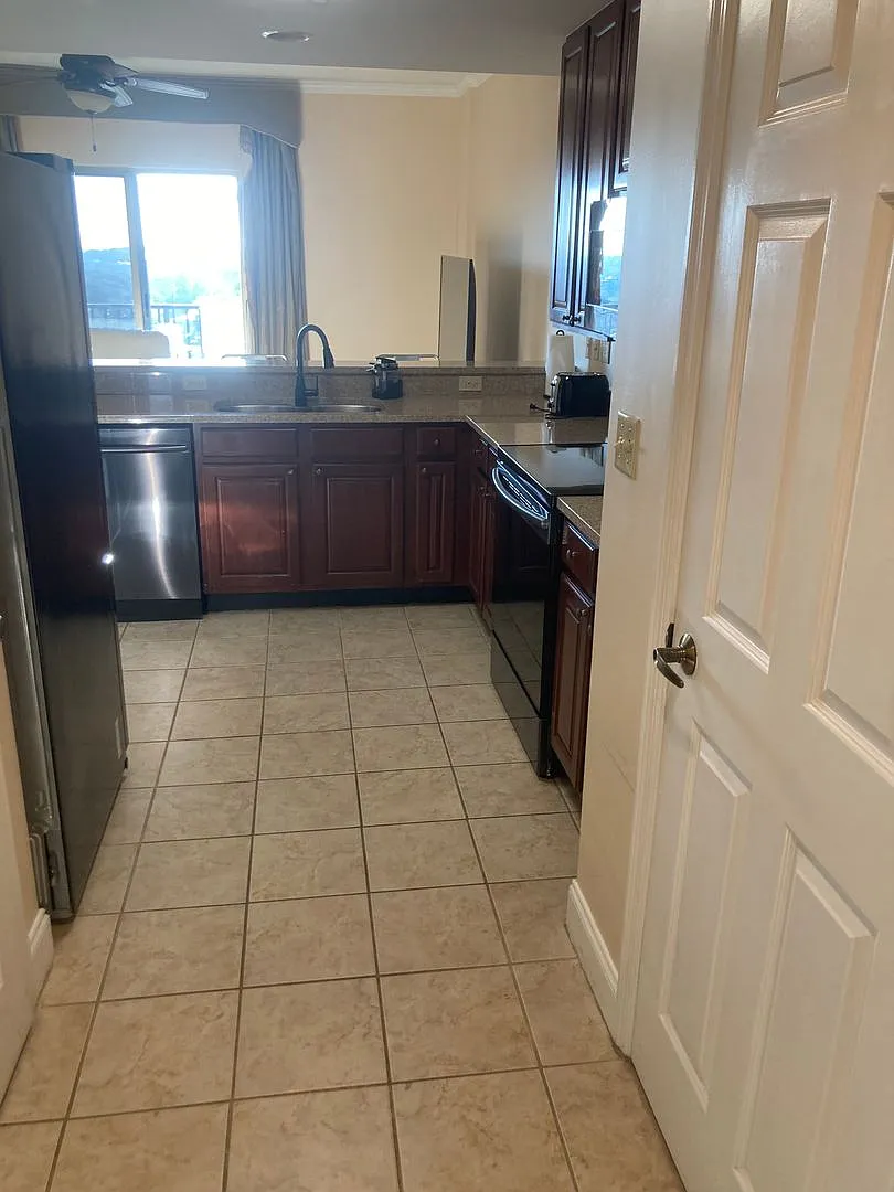 Tallahassee Center 706B — Photo 2
