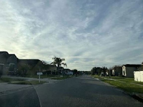Exterior Neighborhood (street photo)