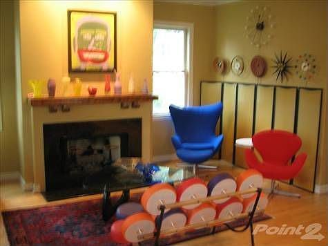 2nd image of 1044 Knox Ave