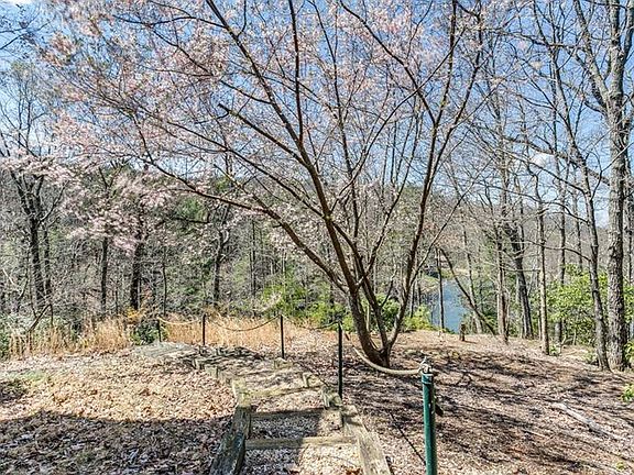 5th image of 187 Fairway Dr