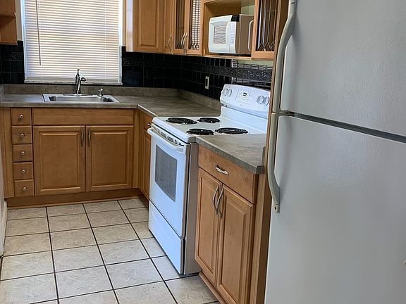 5th image of 4412 W Varn Ave