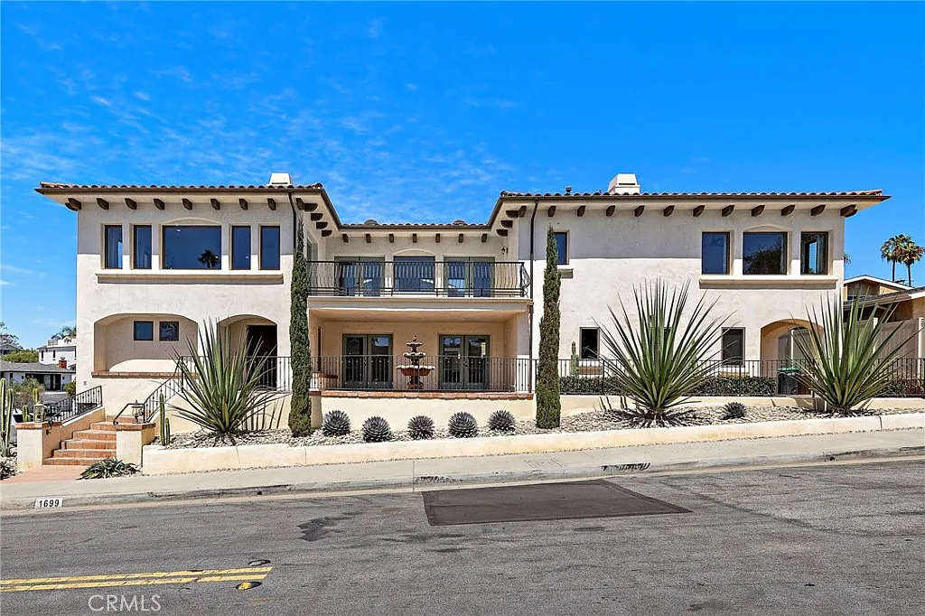 4 bed, 4.5 bath, 3623 sqft, $11,995 — Photo 1