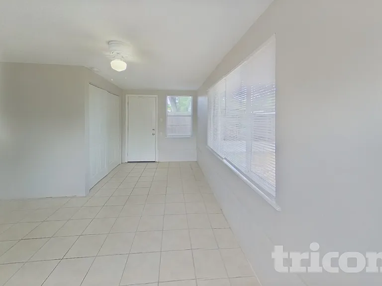 1604 Clark St — Photo 13