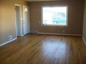 3rd image of 1721 W Kiernan Ave