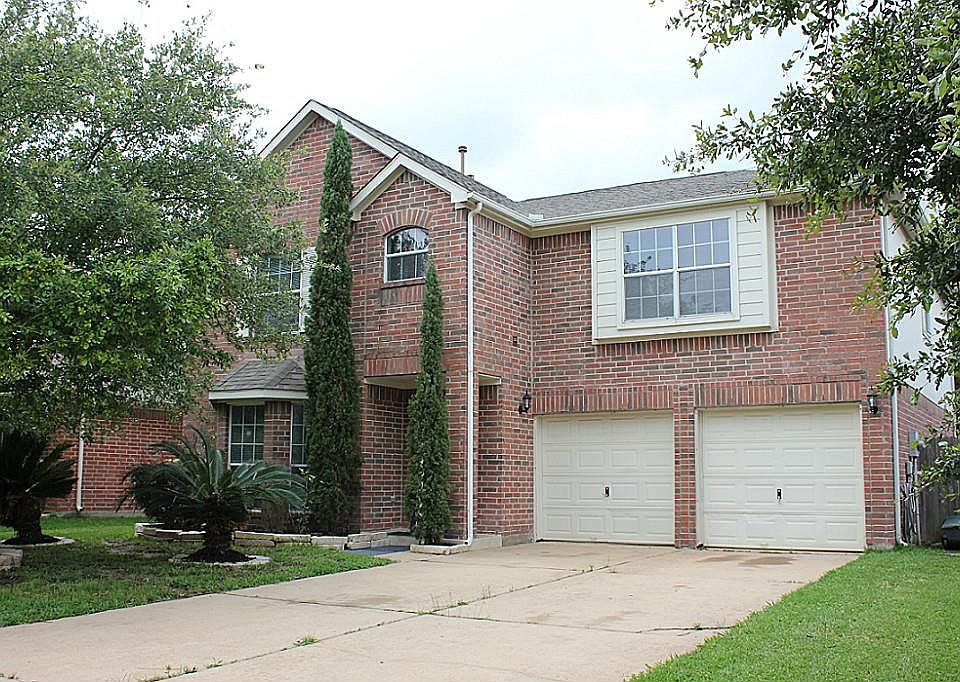 1st image of 16010 Clayton Green Dr