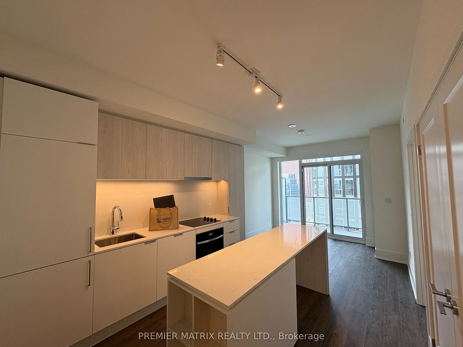 1 bed, $2,300 — Photo 4