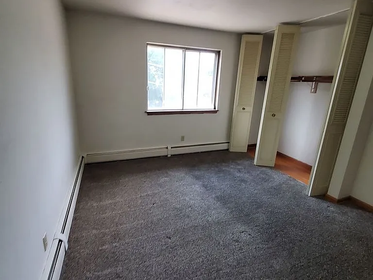 1920 Lathrop Ave. (16 Unit) — Photo 15