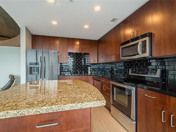 5th image of 155 Court Ave #1809