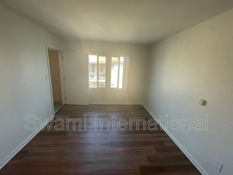 9449 S Normandie Ave #2 — Photo 3