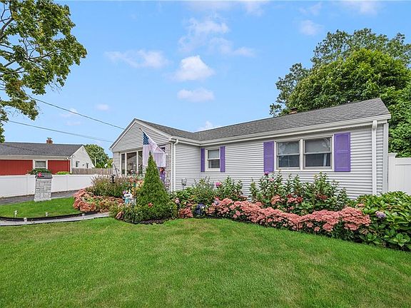 3rd image of 10 Doran Dr