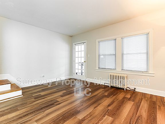 3rd image of 137 Bartram Ave